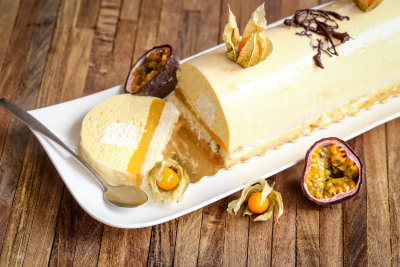 Creative and delicious Christmas desserts in Paris