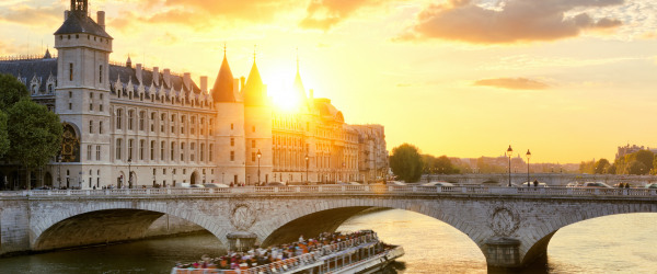 Discover Paris from the Seine with the Bateaux Mouches