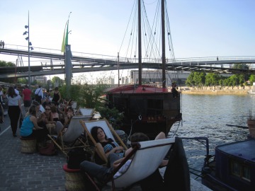 Restaurants floating on the Seine, and beaches in the heart of Paris
